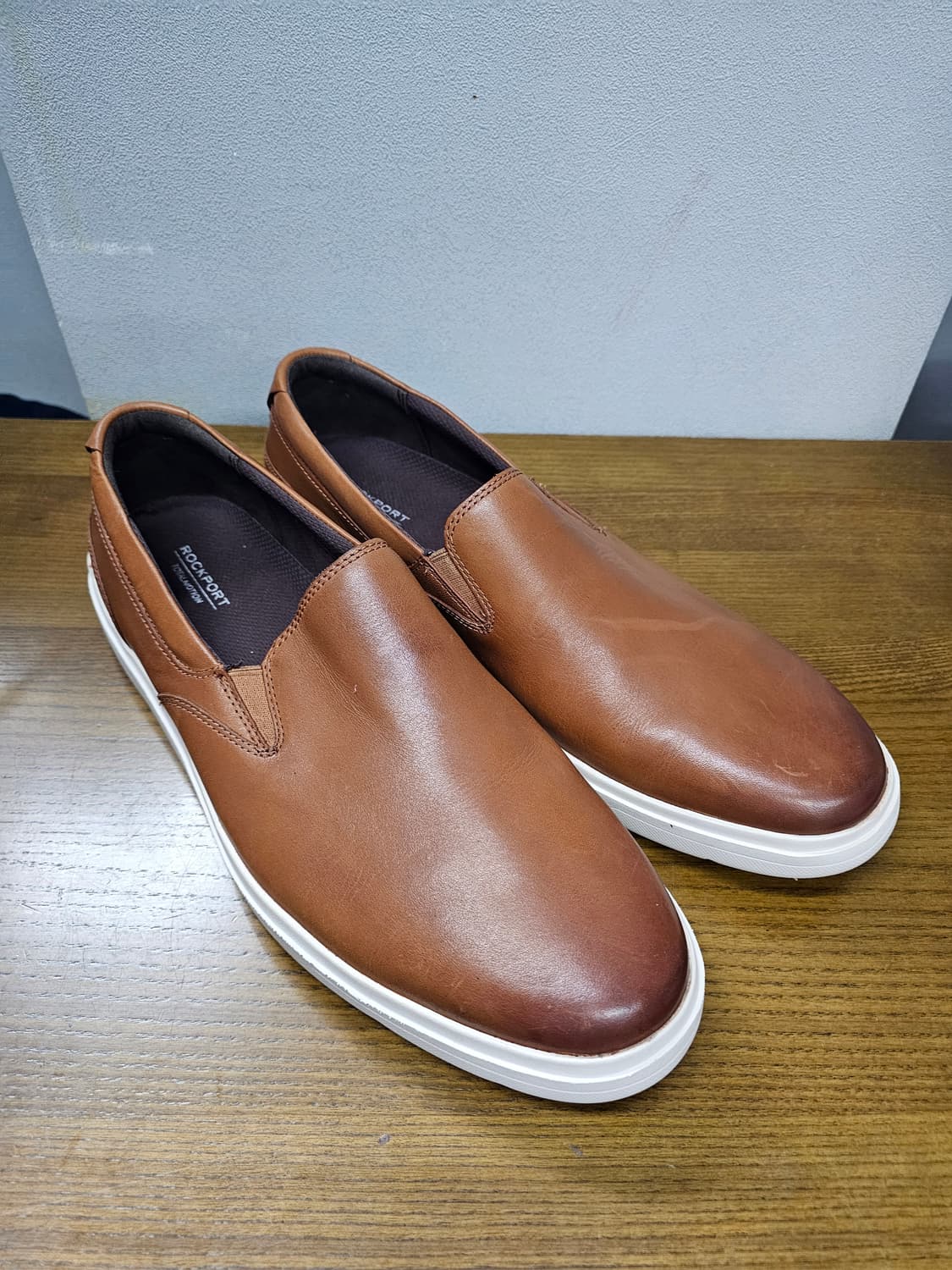 락포트 토탈모션 가죽 슬립온  상품이미지1