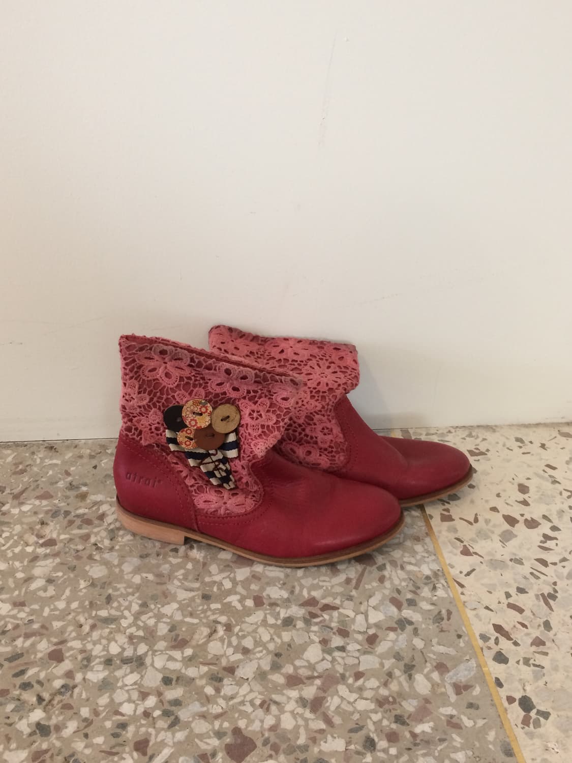 atrai 레드 레이스 부츠 상품이미지1