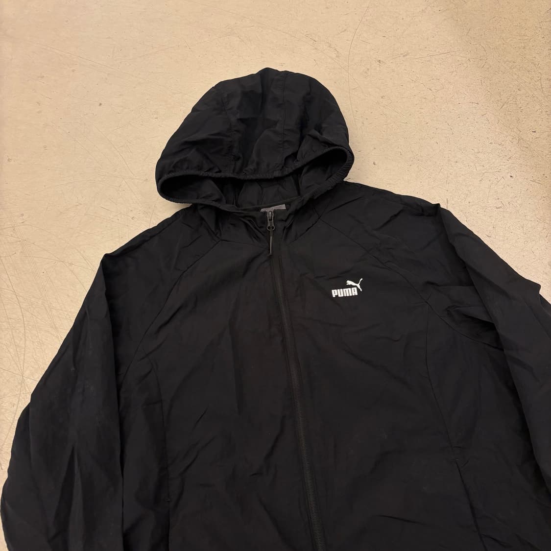 푸마 블랙 디테일 러닝 바람막이 상품이미지2