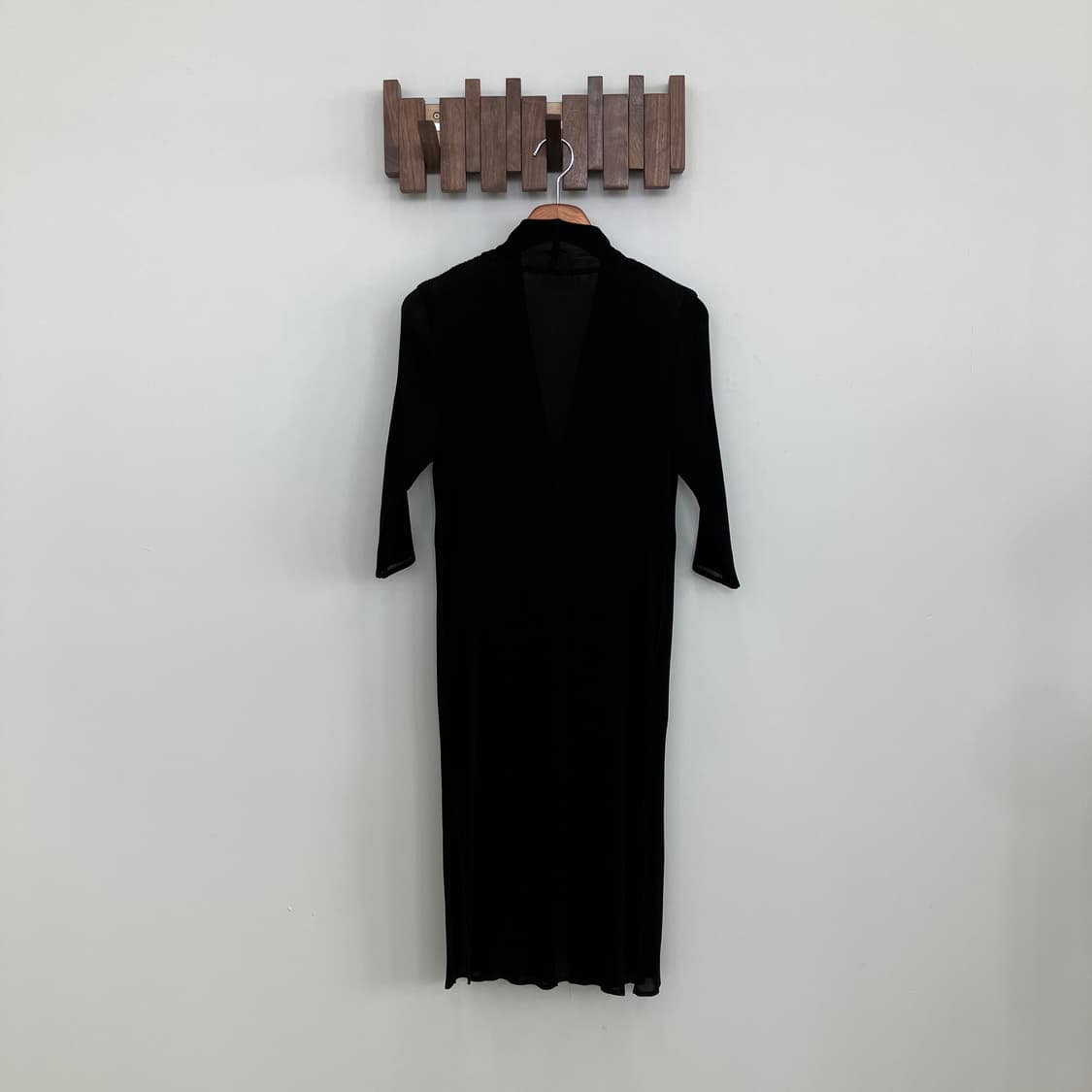 이세이 미야케 블랙 플리츠 롱 가디건 상품이미지3