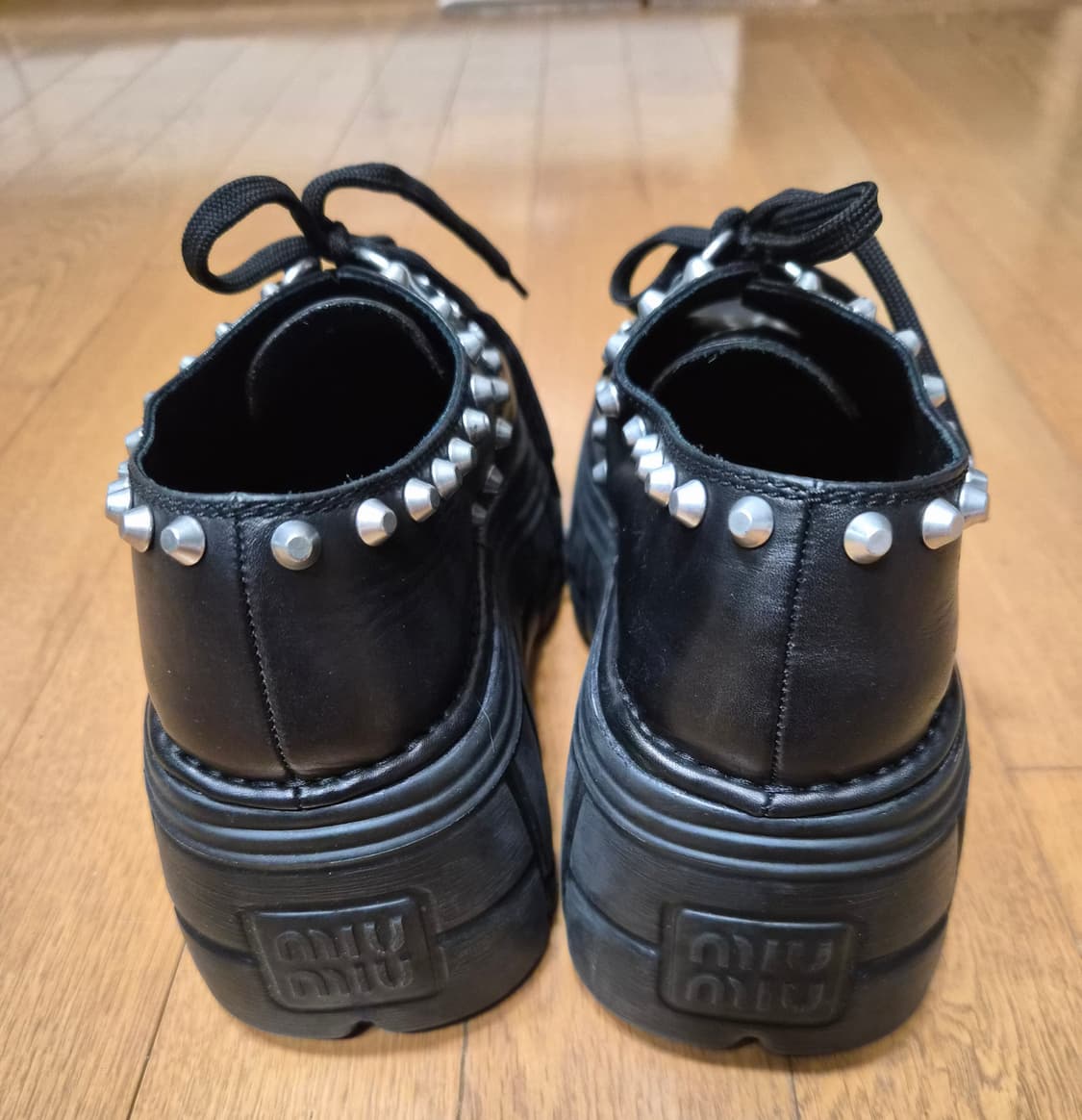 (정품) 미우미우 레더 스터드 로퍼 35.5 (명품 더비슈즈 신발 구두) 상품이미지4