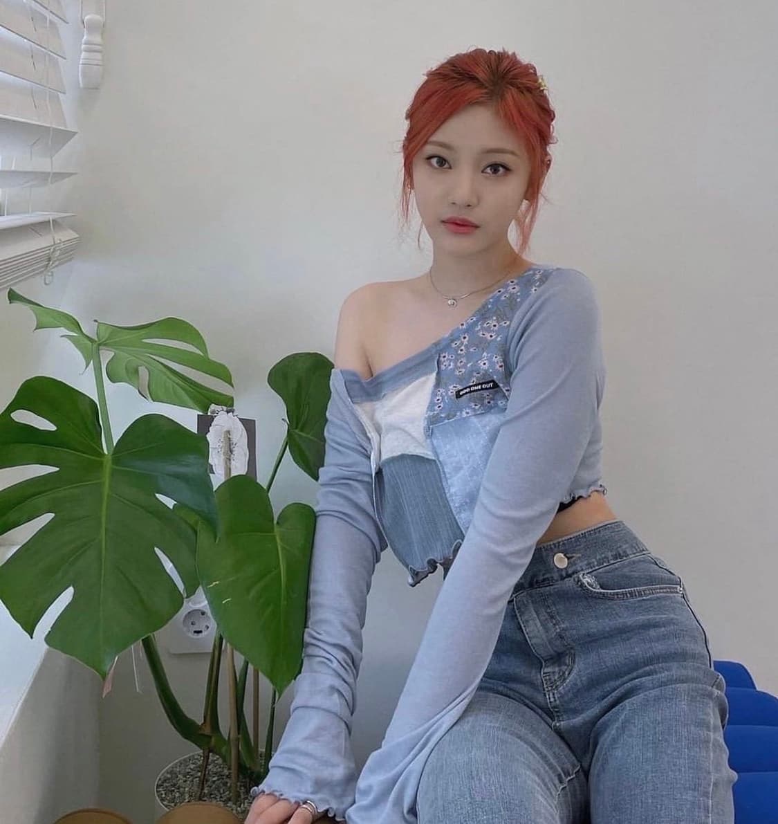 Odd one out 오드원아웃 긴팔티(닝닝 착용) 상품이미지5