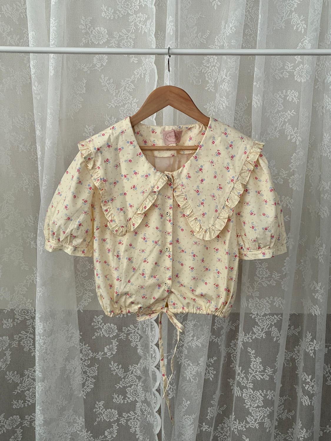 F) 로브네브 플라워 패턴 세일러 카라 블라우스 상품이미지1