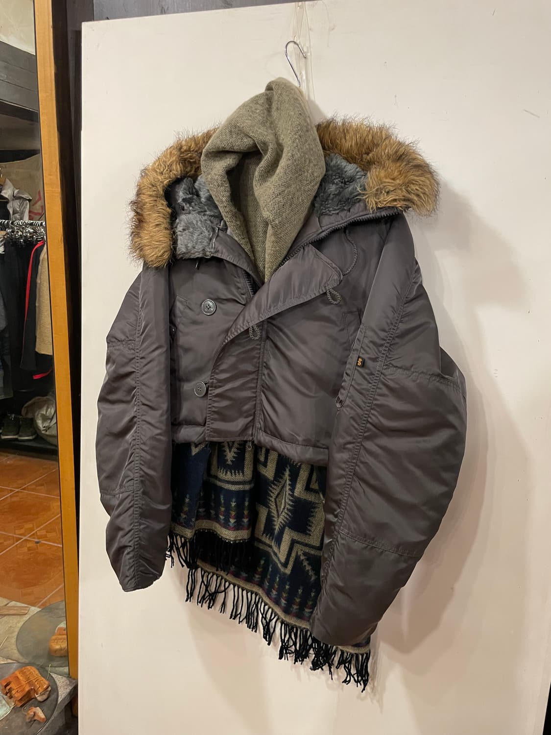 알파인더스트리 리메이크 숏봄버 L 상품이미지2