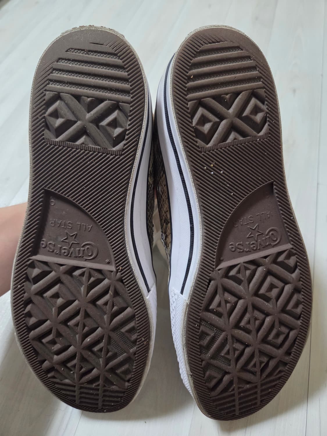 컨버스 x 스투시 척 70 하이 레더 스네이크스킨 275 상품이미지8