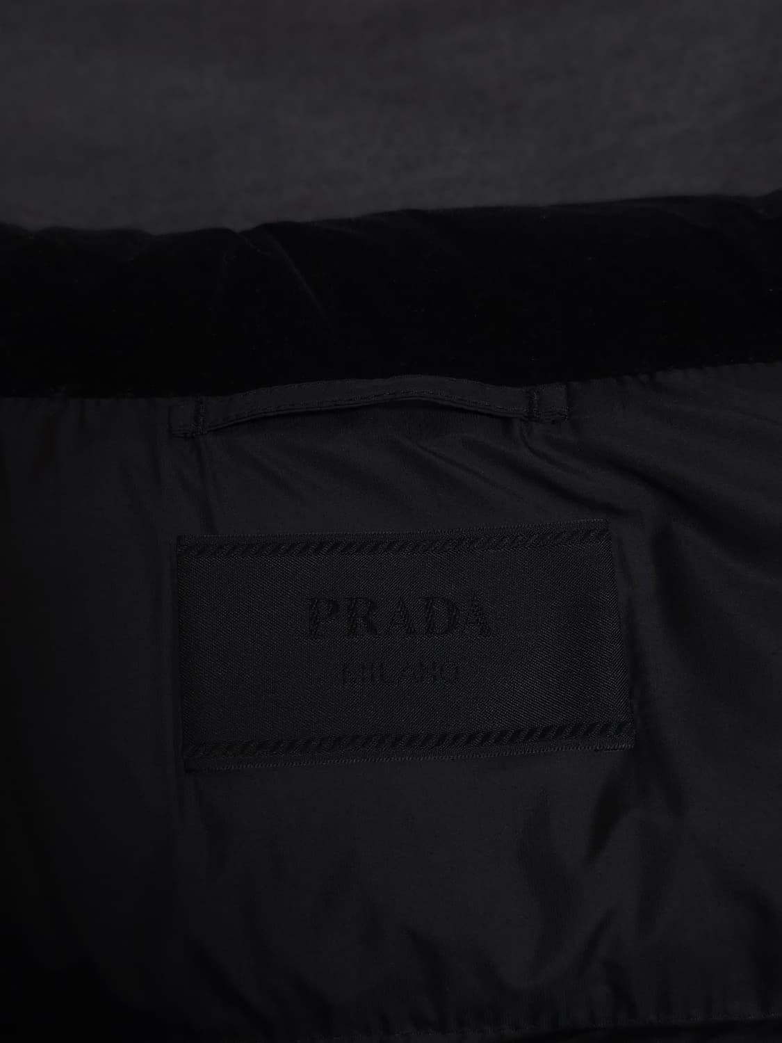 [L] 프라다 벨벳 패딩 블랙(SGC407) 상품이미지4