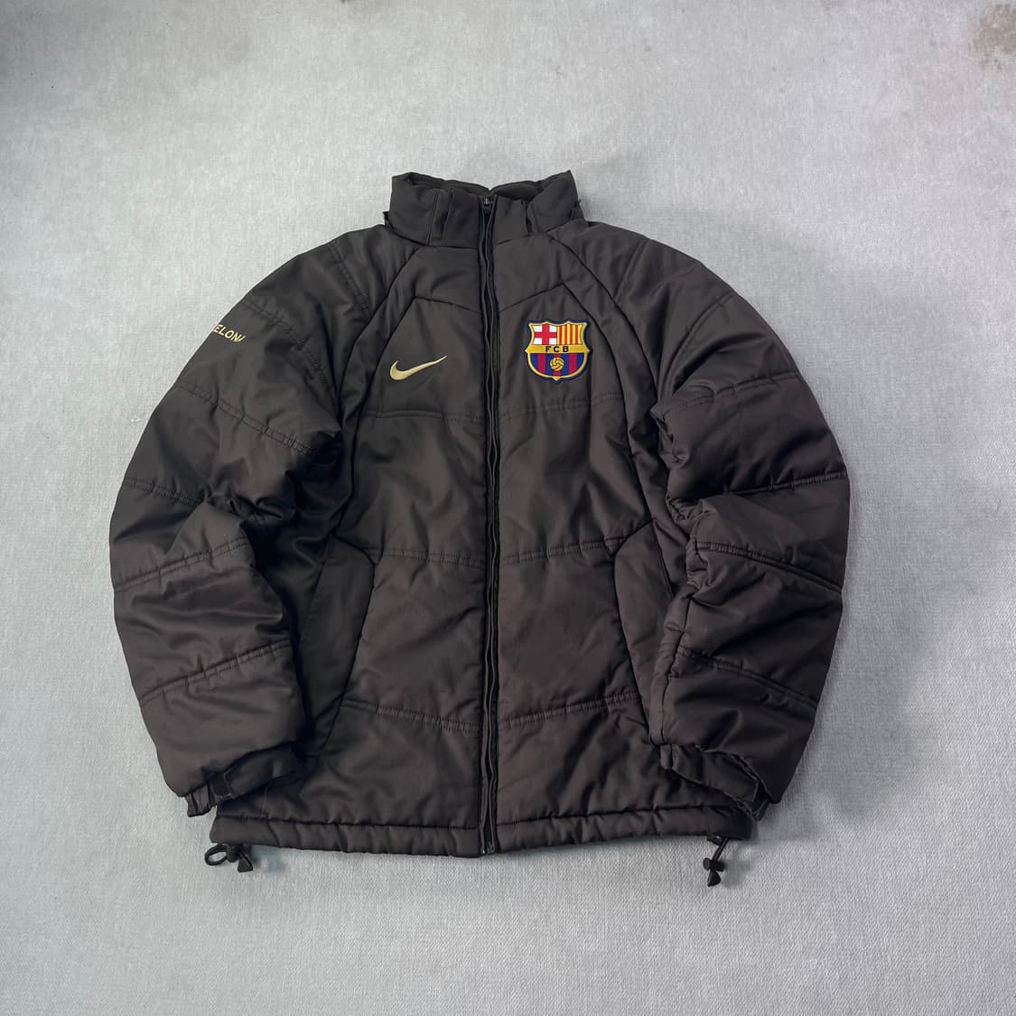 95 나이키x바르셀로나 브라운 푸퍼 패딩 상품이미지1