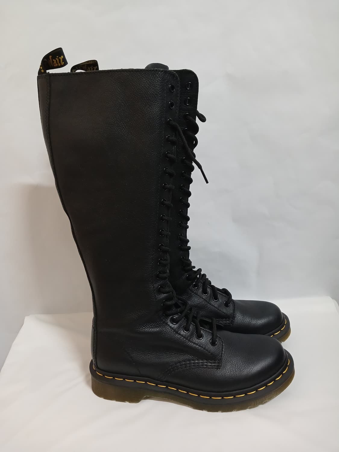 (새상품,245,EU39)닥터마틴 20홀 1B60 버지니아 상품이미지1