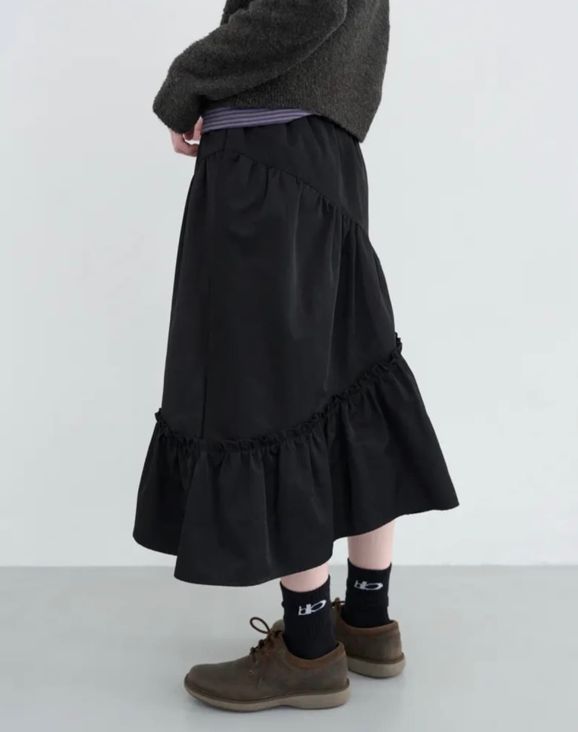 엔조블루스 코튼 셔링 스커트 블랙 구해요! 상품이미지2