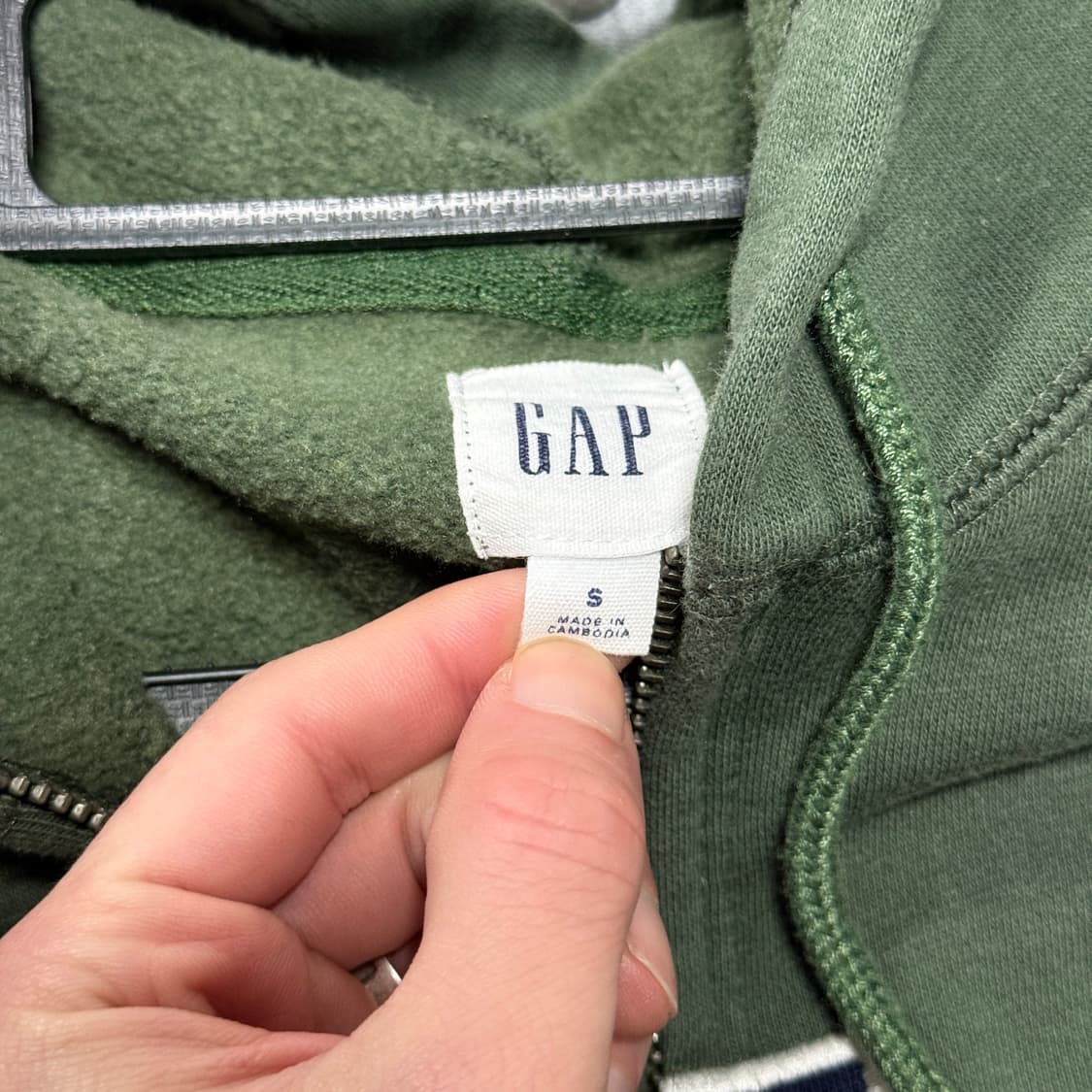 갭 아치 로고 딱붙핏 집업 후디 카키 상품이미지4