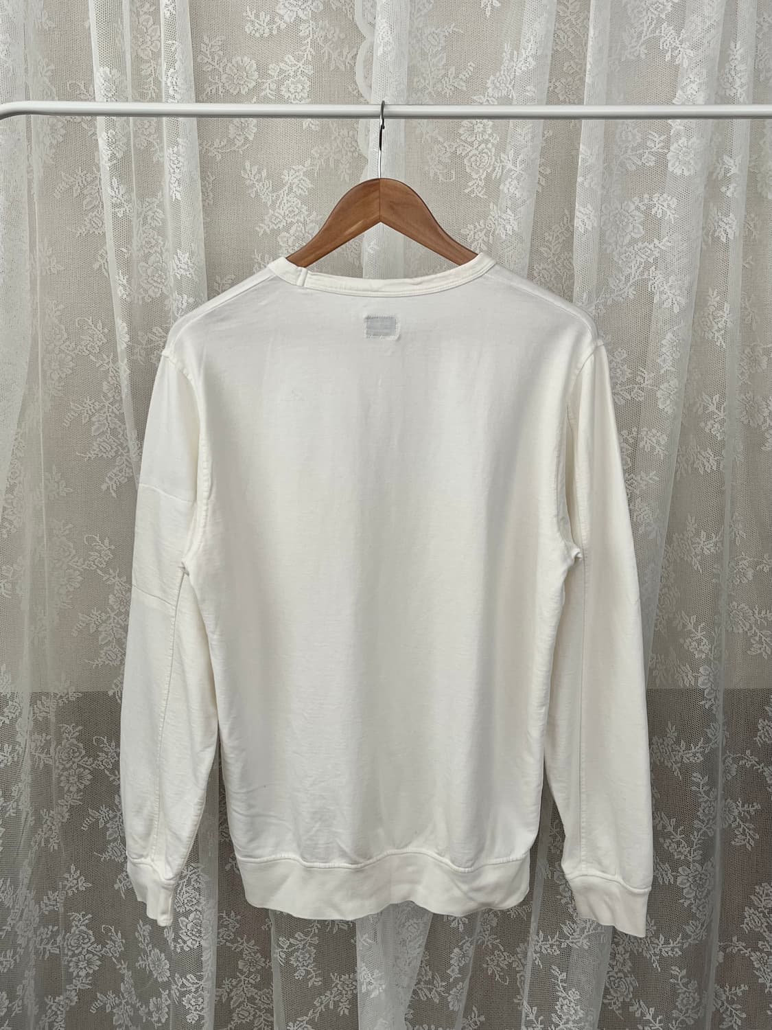 L) CP컴퍼니 크루넥 렌즈 맨투맨 아이보리 상품이미지2