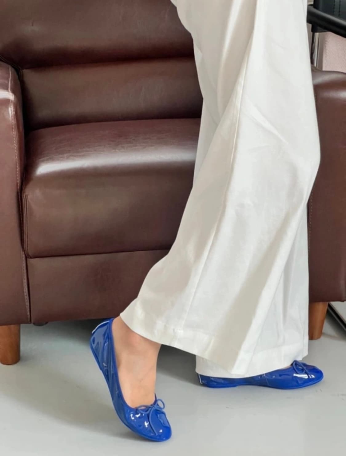 깔량)애나멜 말랑이 블루 플랫슈즈 230(새상품) 상품이미지4