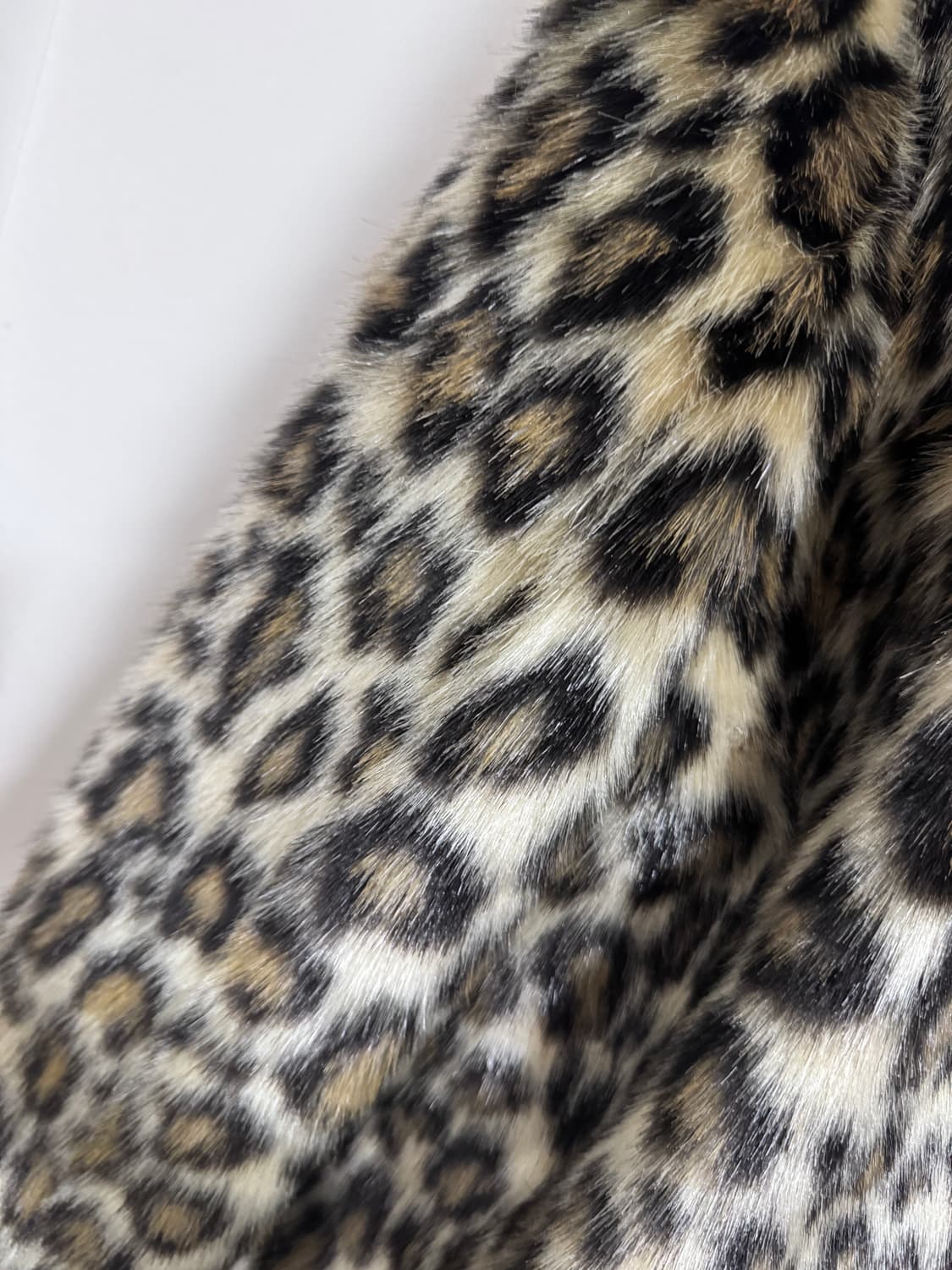 데어드 레오파드퍼 코트 Dared Leopard Faux Fur Coat 상품이미지6
