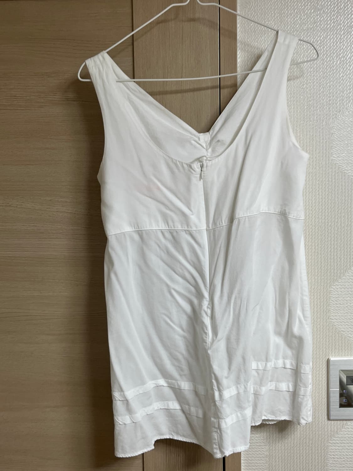 시눈 리본 타이 슬리브리스 화이트 상품이미지3