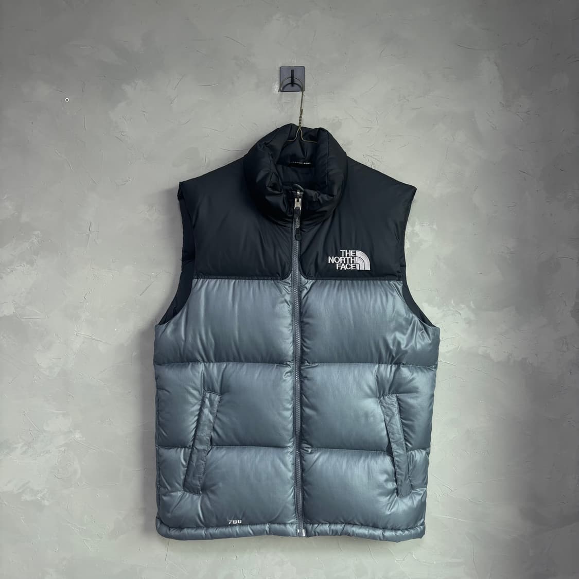노스페이스 700 눕시 구스다운 패딩조끼 그레이 상품이미지1