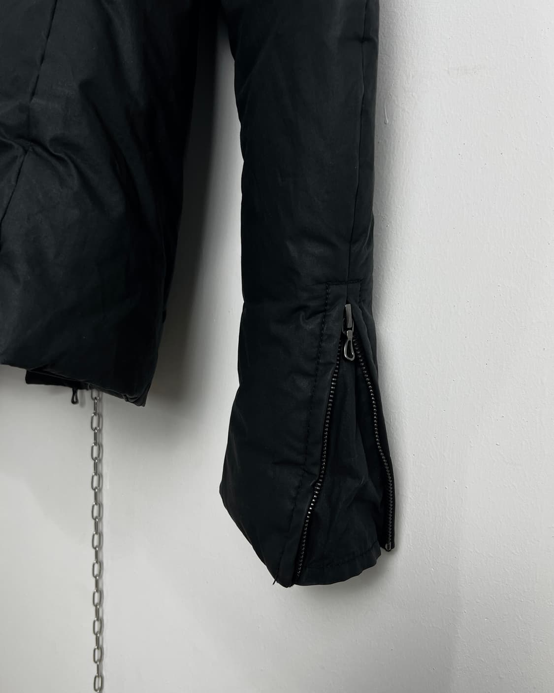 카즈유키 쿠마가이 어태치먼트 비대칭 하이넥 다운 자켓 상품이미지6