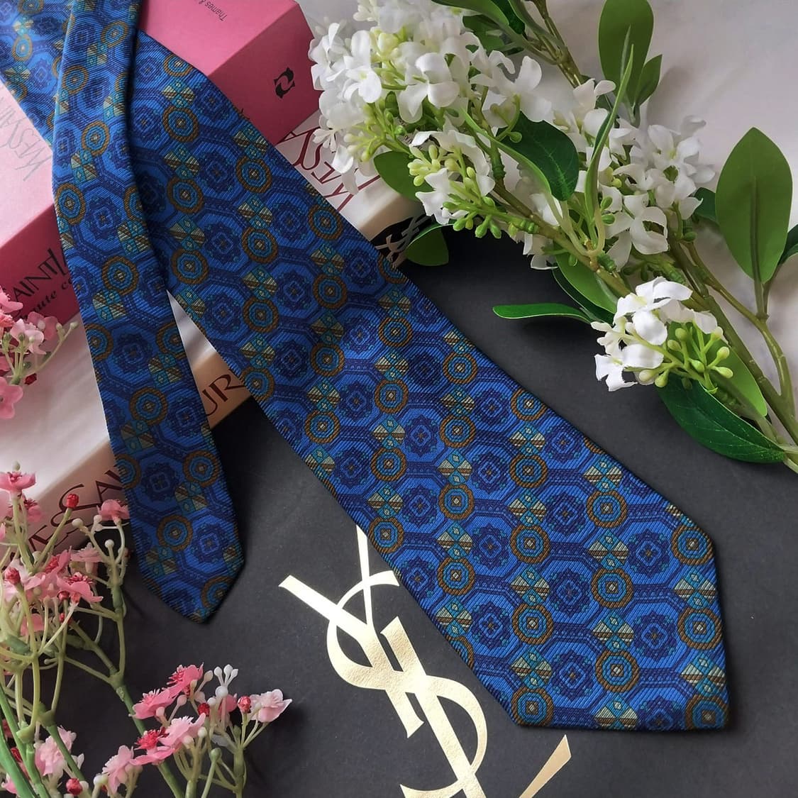 입생로랑 실크 블루 기하 패턴 넥타이 8.7cm A+~A등급 K1904
 상품이미지3