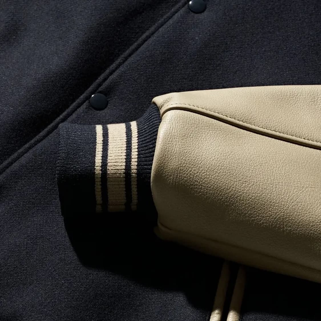 듀테로 바시티 자켓 L 사이즈 판매합니다😎 상품이미지3