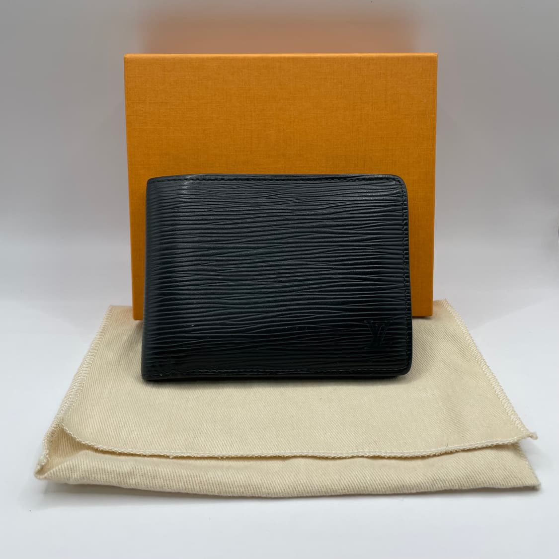 루이비통 에삐 반지갑 블랙 상품이미지1