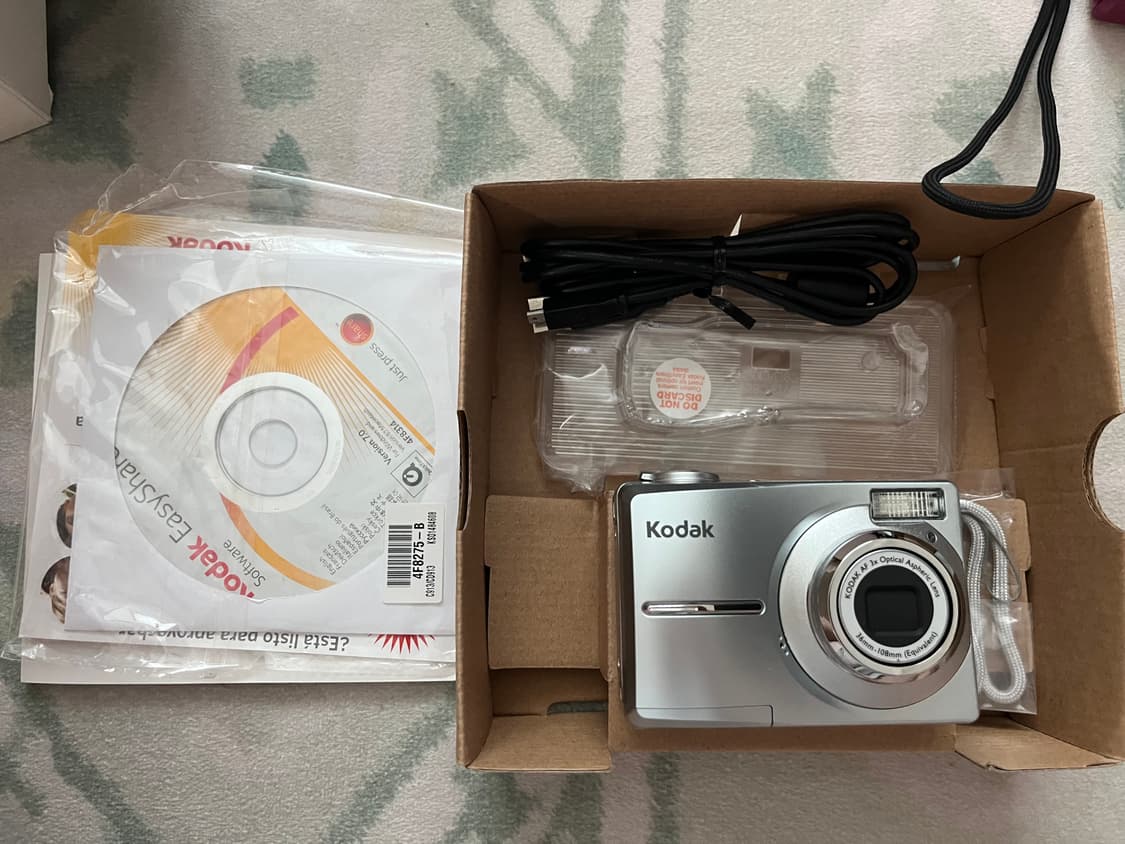 (미사용) 코닥 c913 뽀용한 실버 빈티지 디카 카메라  상품이미지1