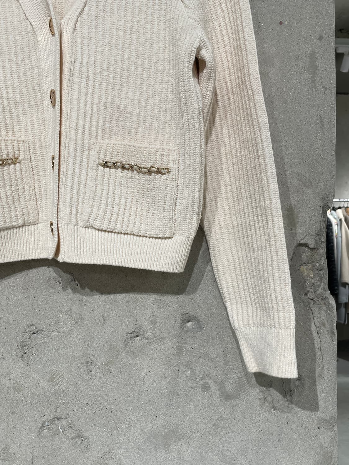 산드로 아이보리 체인 트리밍 버튼 가디건 상품이미지5