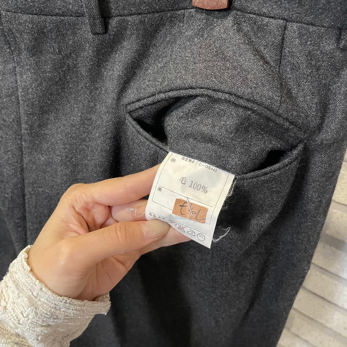 BALENCIAGA 발렌시아가 울 슬랙스 핀턱 롤업 디테일 차콜 상품이미지7