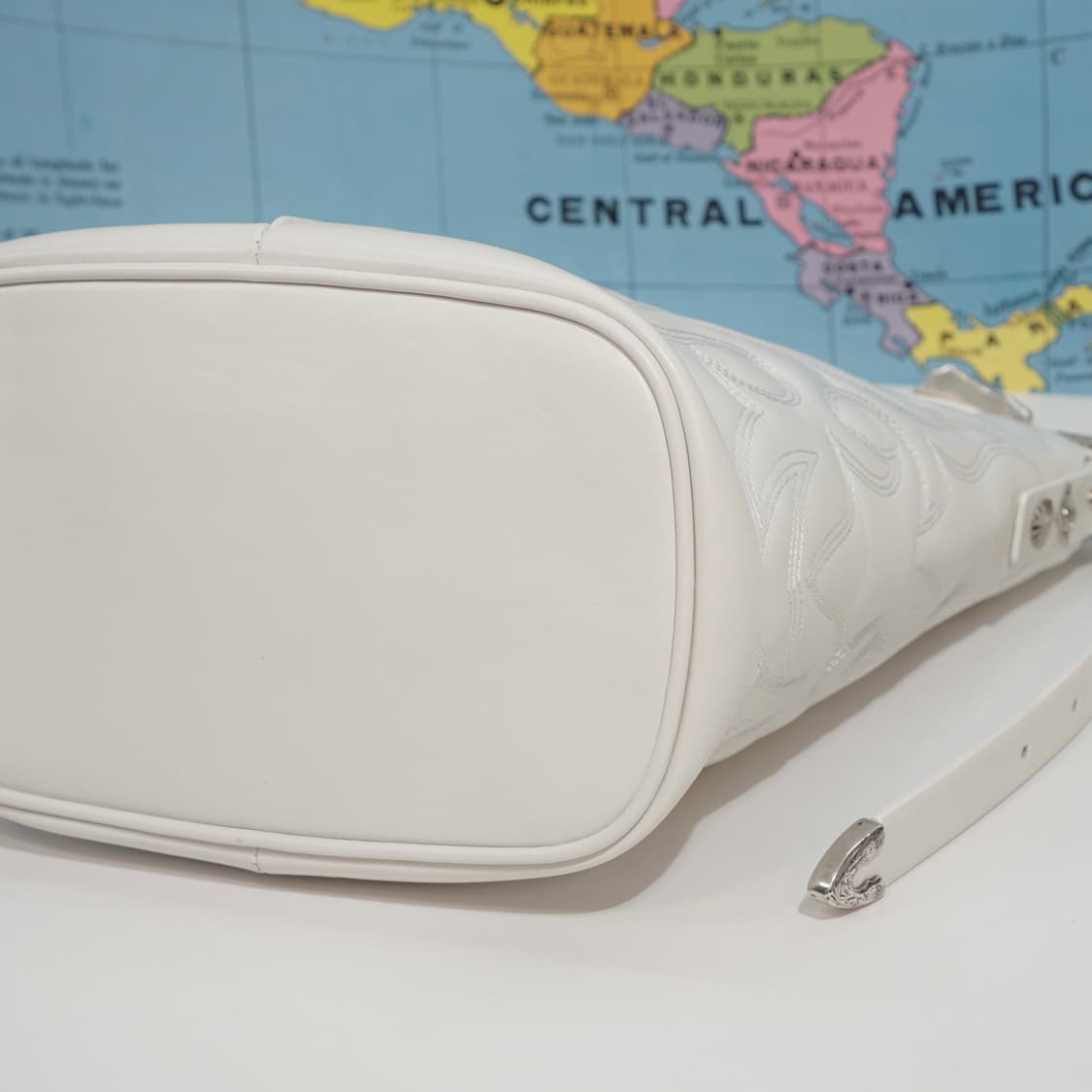 토가 아카이브 23AW 웨스턴 레더 백 상품이미지9