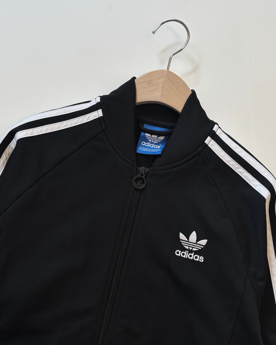 Adidas 아디다스 블랙컬러 슈퍼스타 트랙탑  상품이미지2