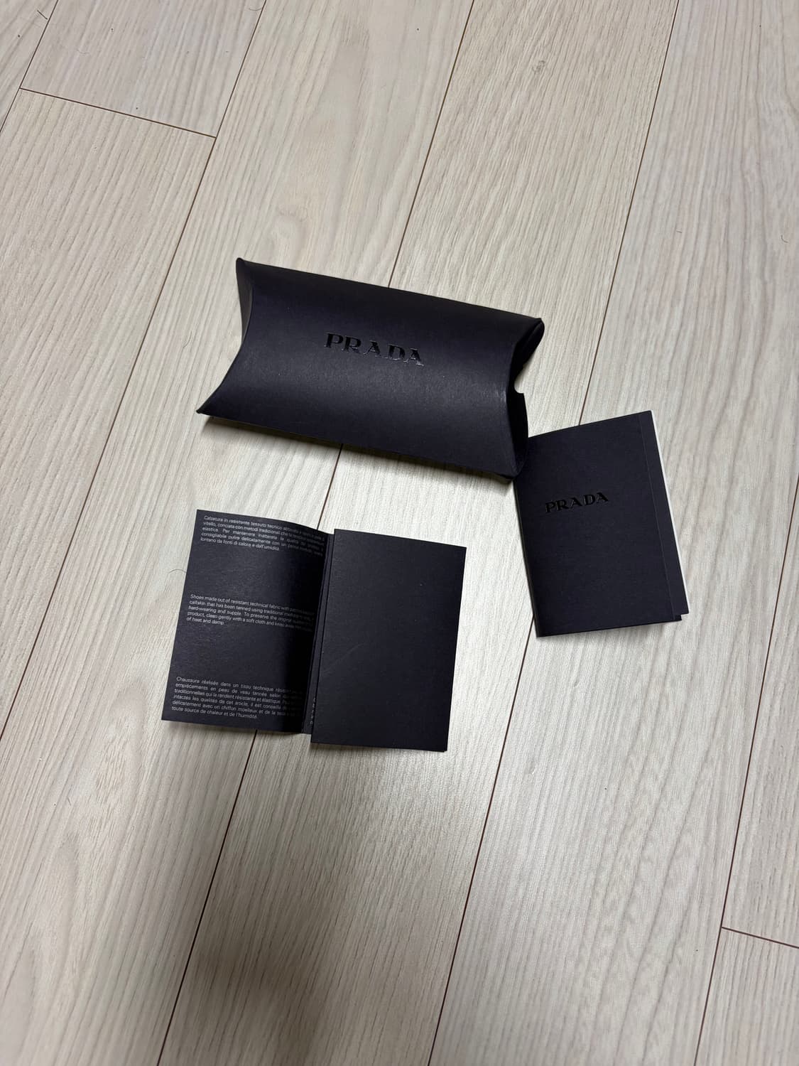 프라다 컬랩스 8판매합니다  상품이미지2