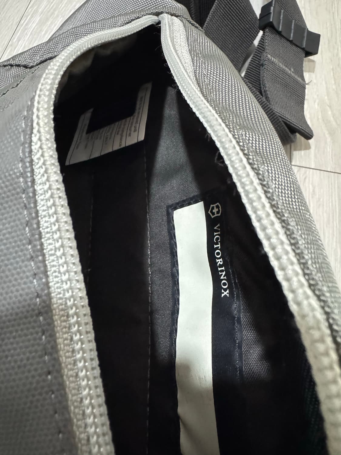 빅토리녹스 알트몬트 3.0 오비탈 힙색 슬링백  상품이미지5