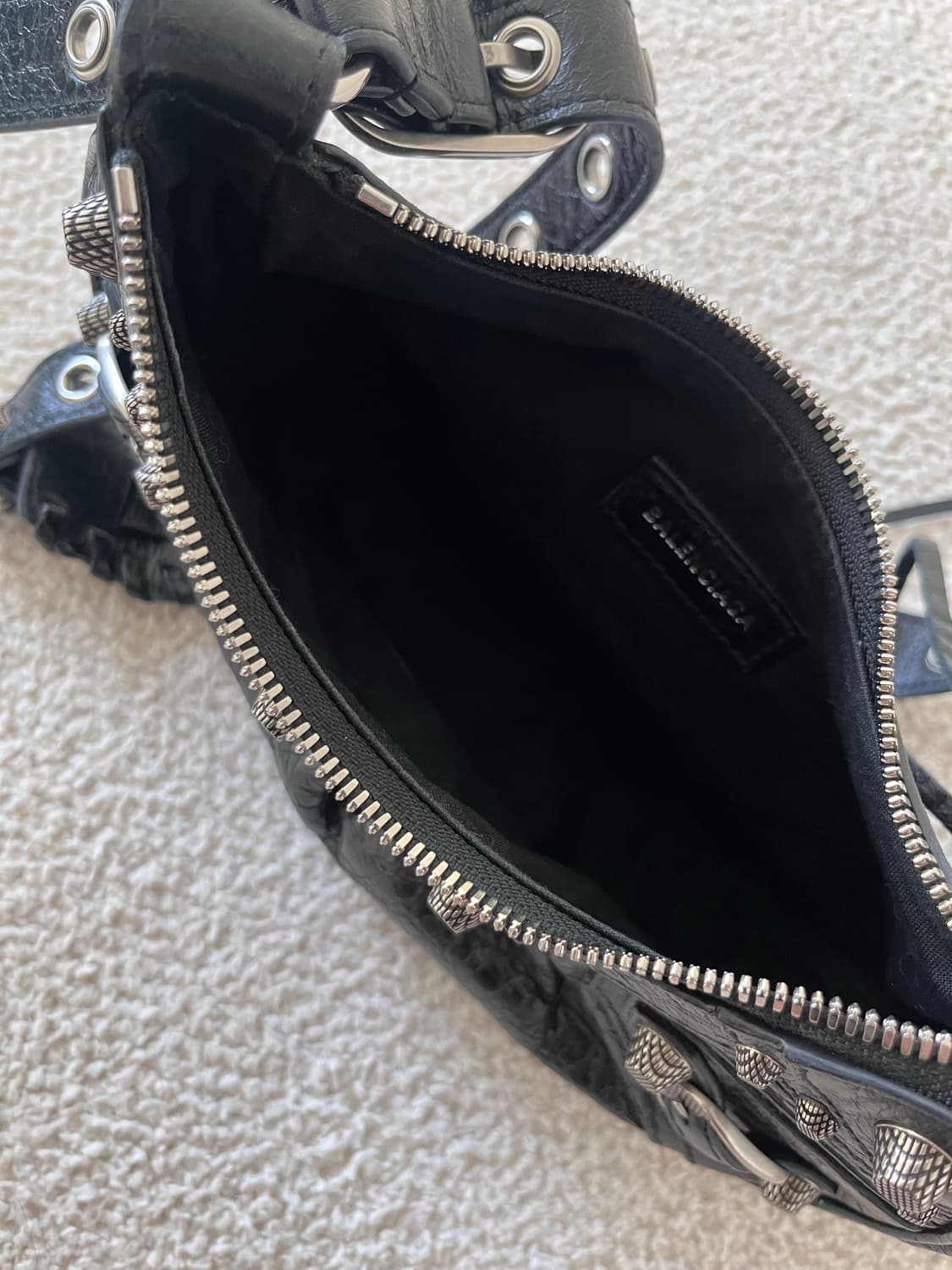 발렌시아가 르카골 xs 블랙 숄더백 상품이미지3