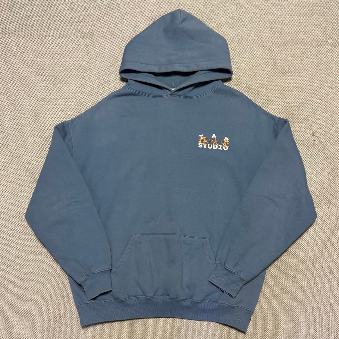 아이앱 스튜디오 x 취미가 애쉬 블루 후드티 상품이미지1