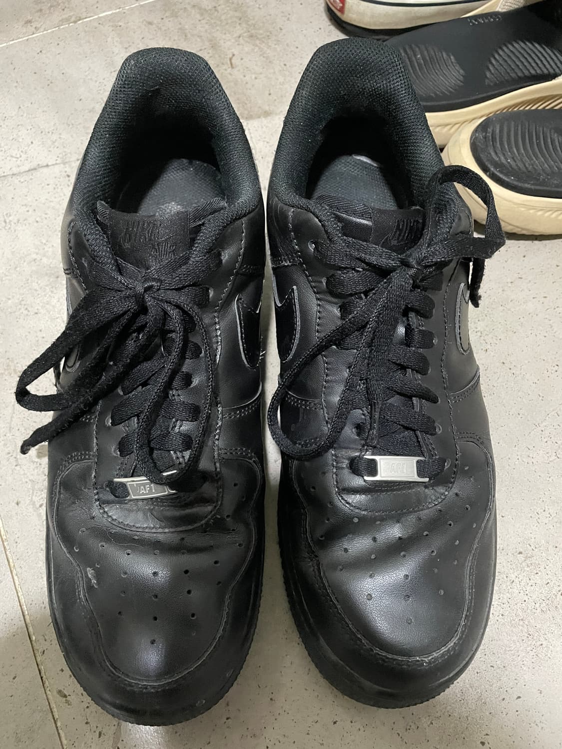 나이키 에어포스 1 '07 로우 트리플 블랙 상품이미지2