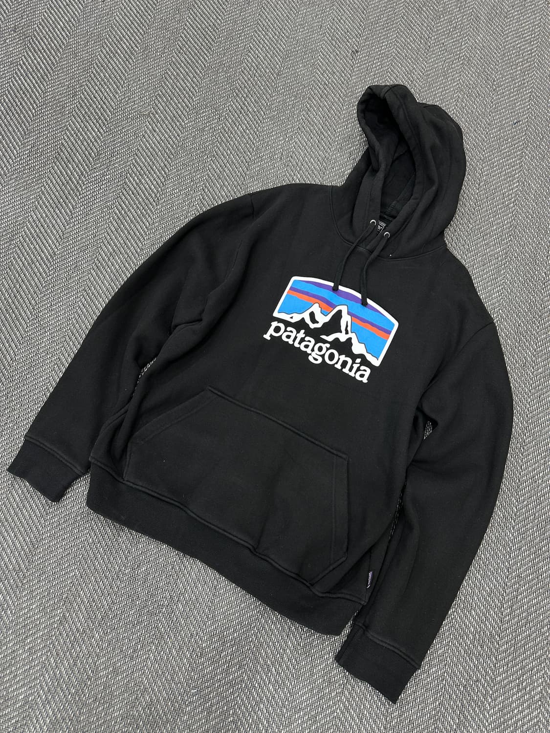 파타고니아 후드티 블랙 상품이미지1