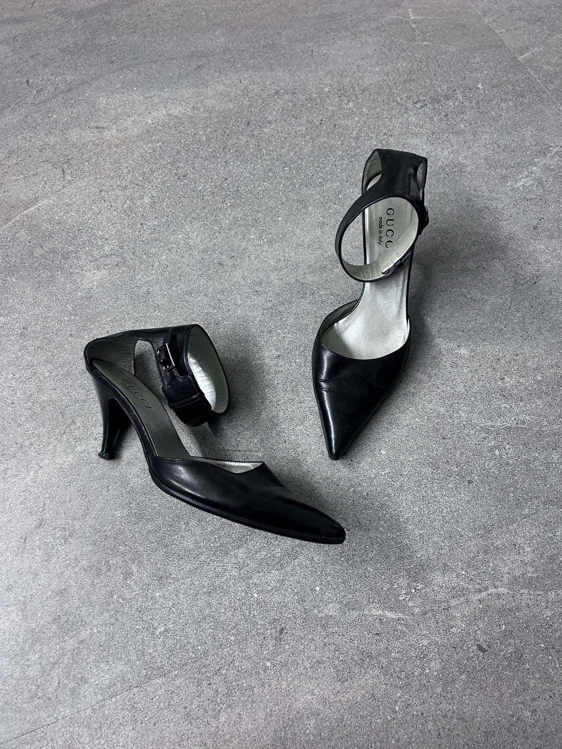 Gucci Ankle Strap Skeletto Heels 상품이미지5