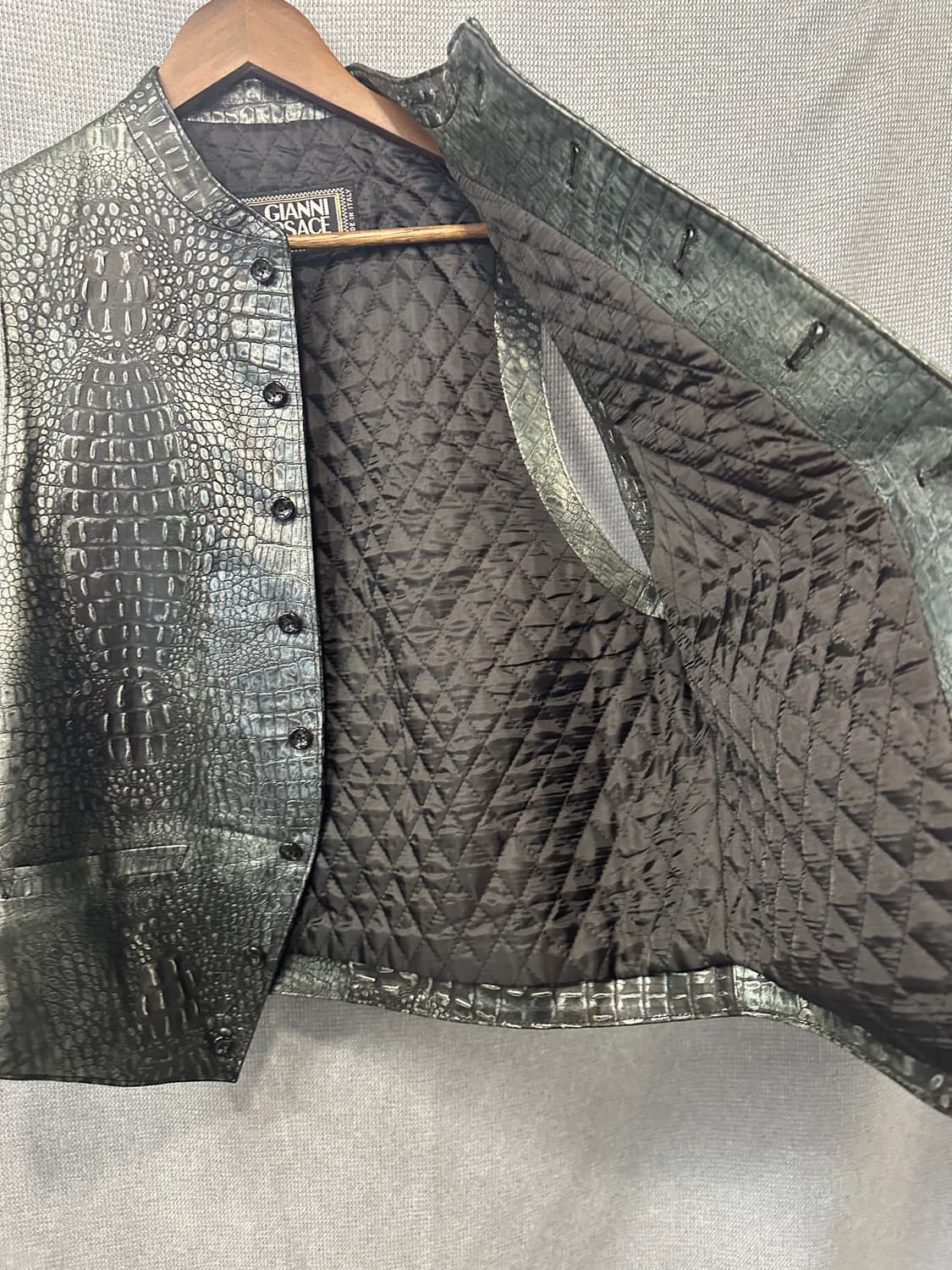 GIANNI VERSACE 크로커 엠보 레더 베스트 상품이미지3