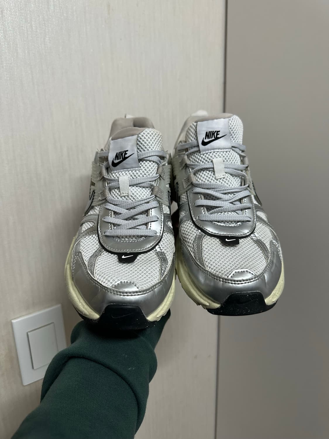 나이키 V2K 런 실버 270mm 운동화 상품이미지3