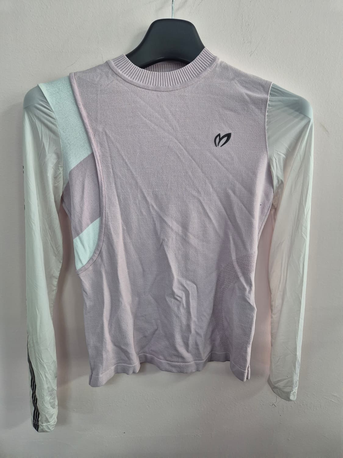 마스터바니에디션 하트 로고 핑크 배색 긴팔 티셔츠 상품이미지2