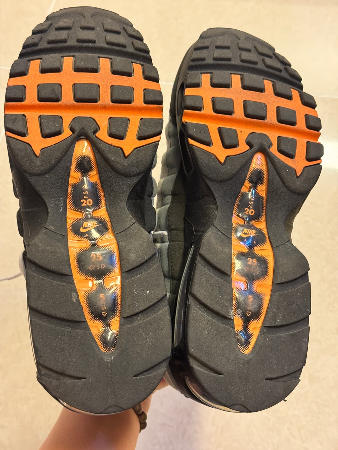 (290) 나이키 에어맥스 95 브라이트 만다린 상품이미지8