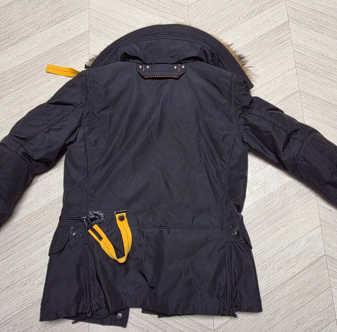 파라점퍼스 마스터피스 블랙 패딩 여성 XS. 85 상품이미지8