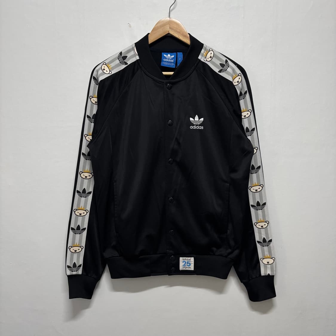 아디다스 블랙 니고베어 트랙탑 상품이미지1