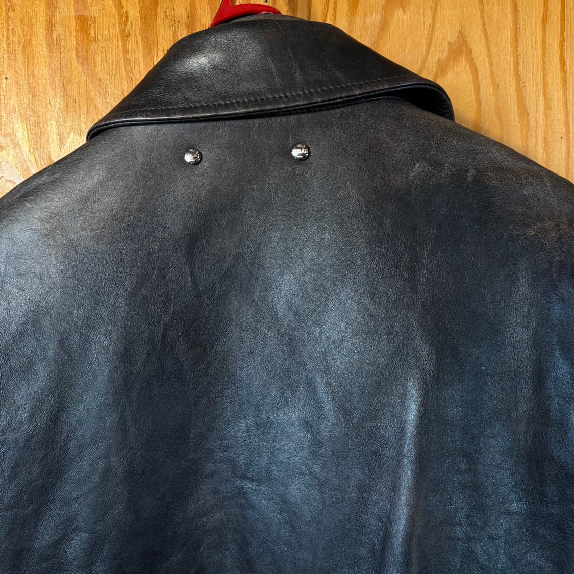 벨루티 파티나 가죽 봄버 자켓 판매 합니다. 상품이미지9