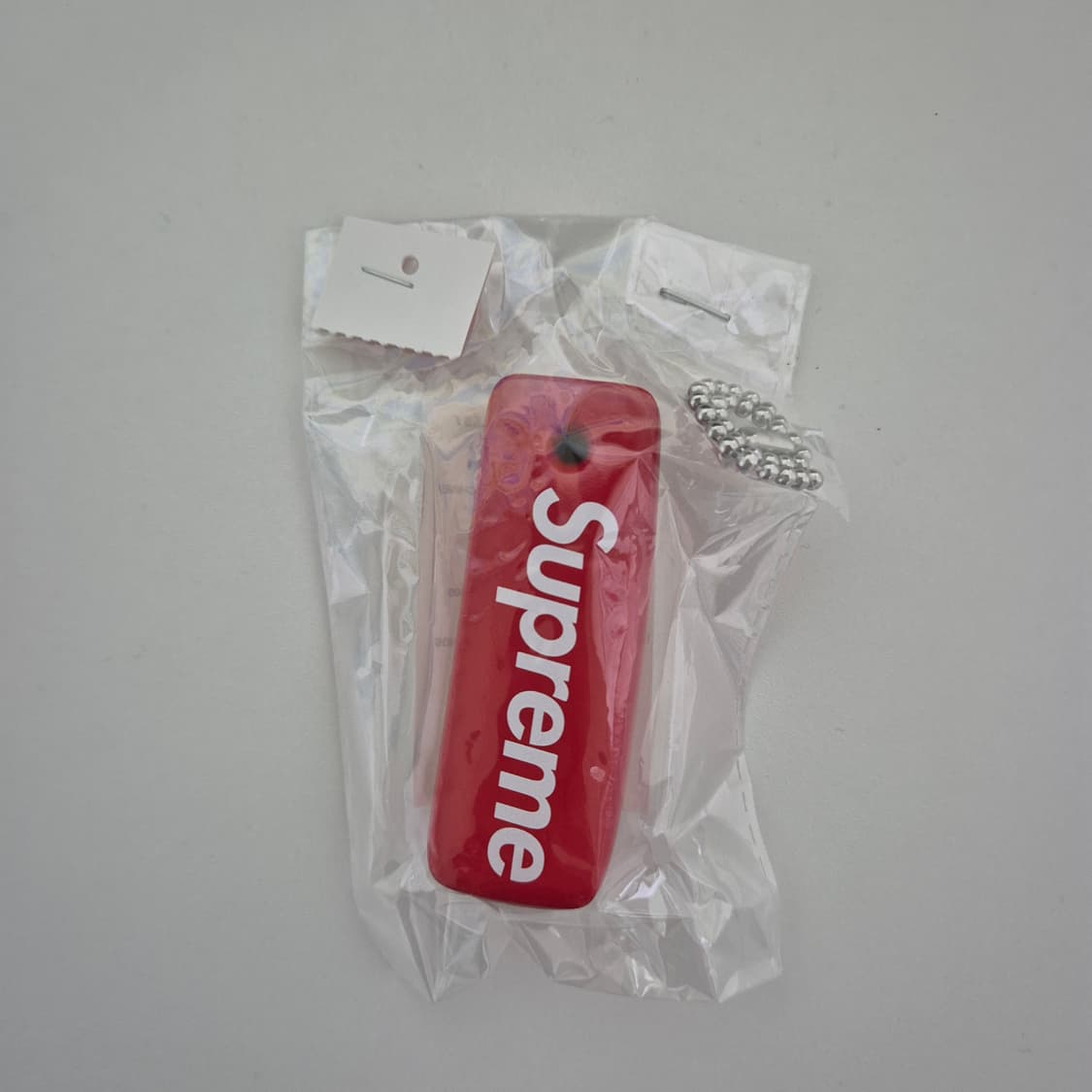 슈프림 23fw 플로팅키체인 레드 상품이미지1