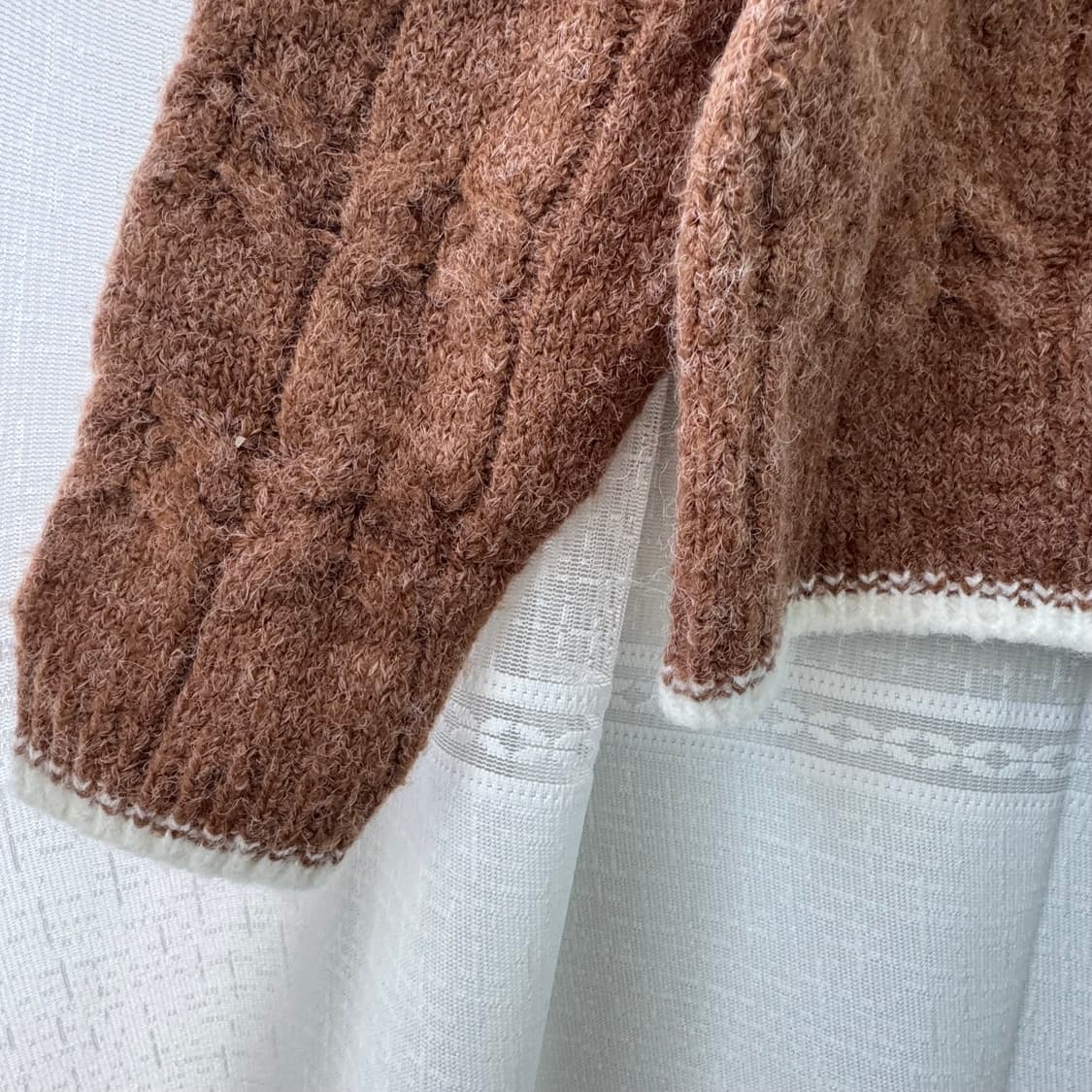 브라운 화이트배색 긴팔 니트티셔츠 상품이미지7