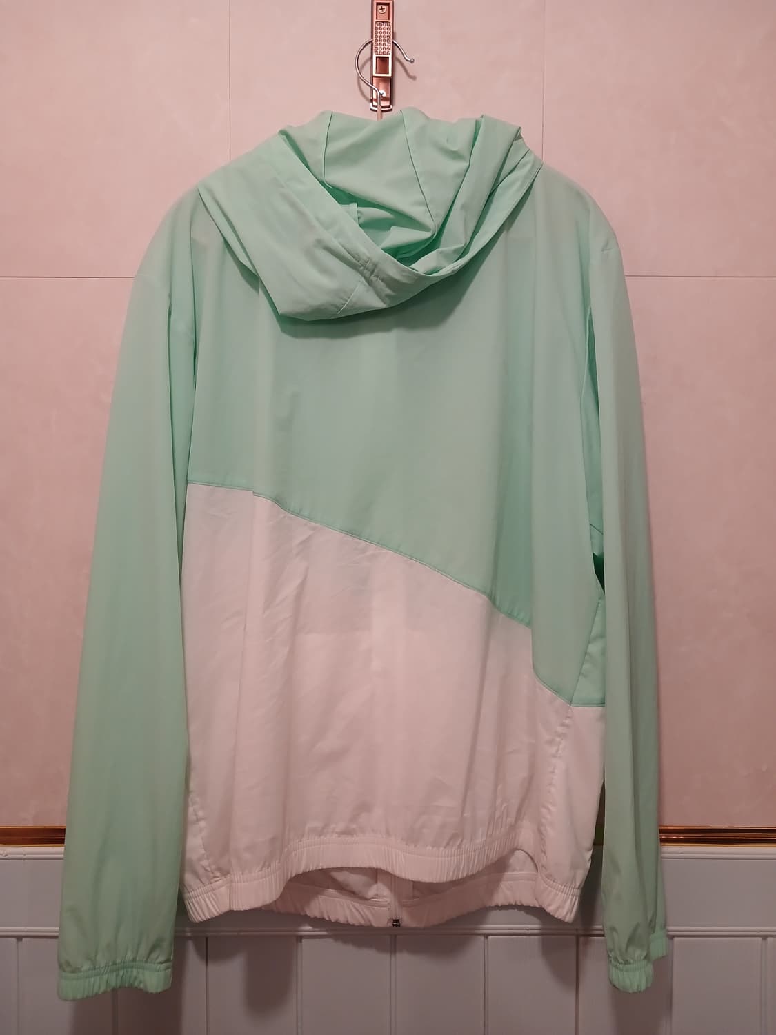 디스커버리 정품 남성 바람막이 105 사이즈 (여성 입으셔도됨) 상품이미지10