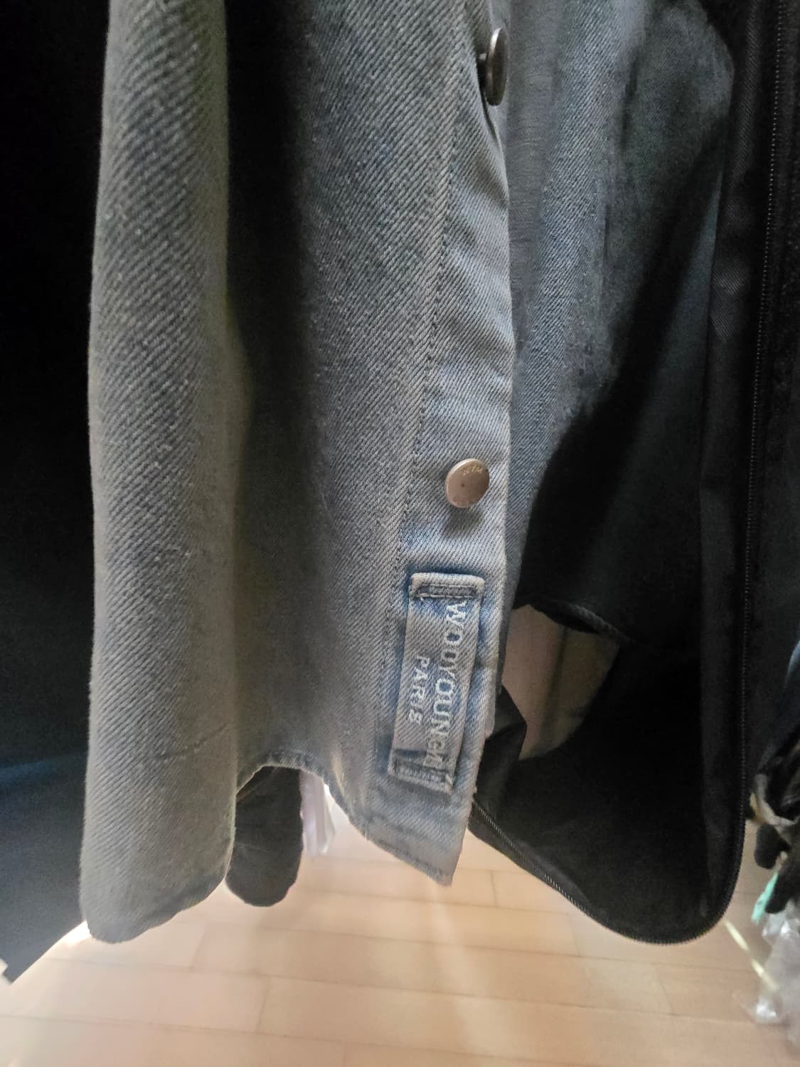 우영미 백로고 반팔 데님 셔츠 상품이미지2