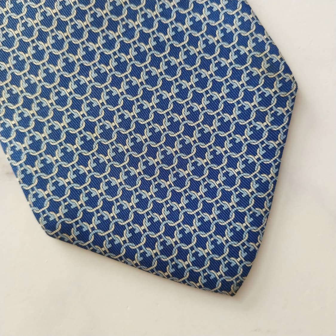 살바토레 페라가모 실크 블루 패턴 넥타이 8.5cm B등급 K1712
 상품이미지8