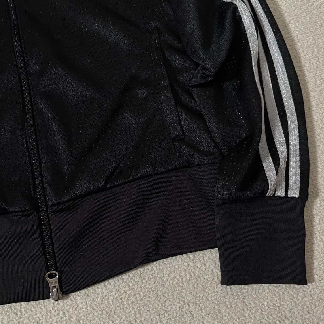 아디다스 리버시블 메쉬 크롭 투웨이 검흰 져지 상품이미지4