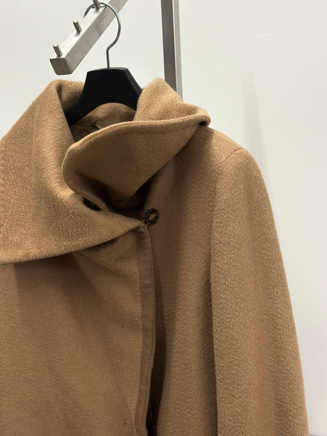 막스마라 카멜 헤어 히든버튼 하이넥 코트  상품이미지6