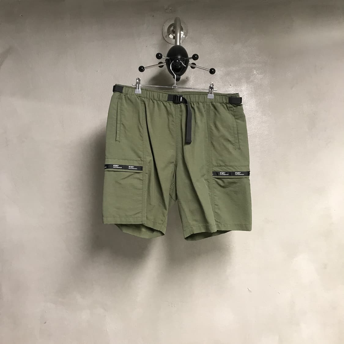 더블탭스 카키 반바지 33 상품이미지1